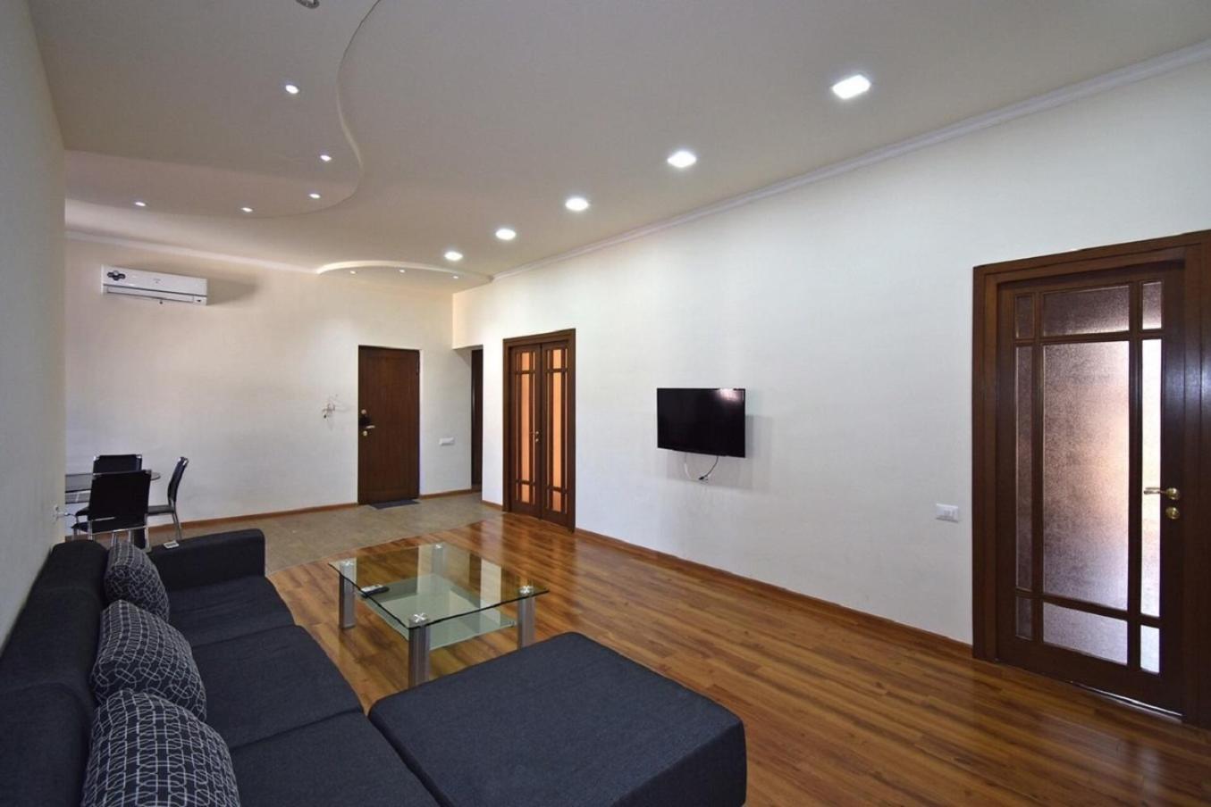 Tumanyan Street 3 Bedroom Deluxe Apartment With Large Balcony Tm662 Jerevan Exteriör bild